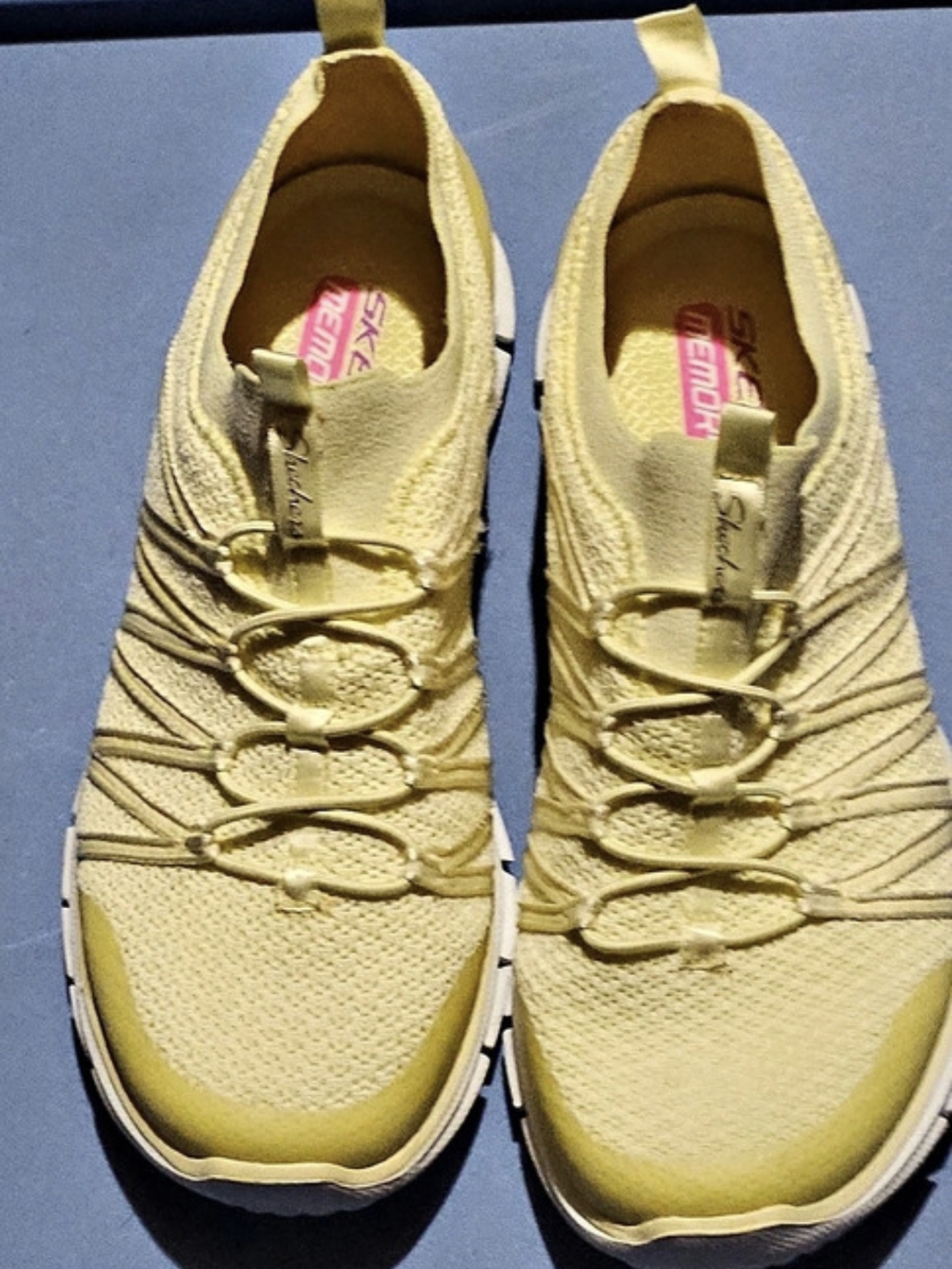 Skechers GO RUN Consistent 2.0 Yellow Athletic Shoes US 7